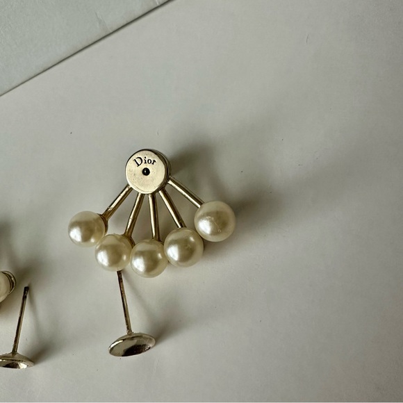 Vintage DIOR Rare Authentic Pearl Burst Behind-the-Lobe Earrings - Picture 8 of 8